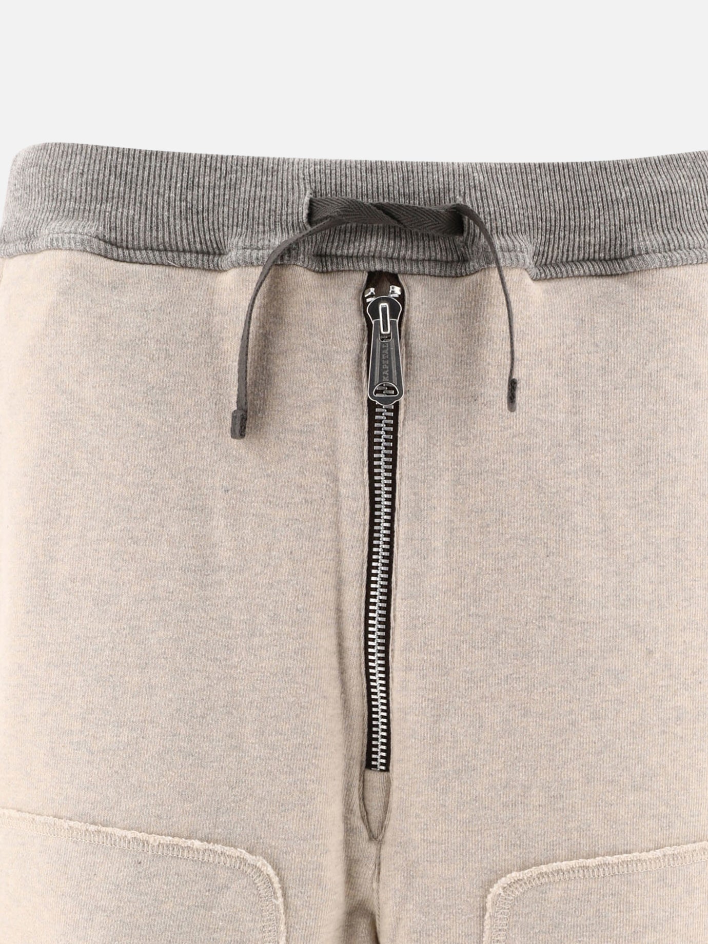 Sport trousers with zip