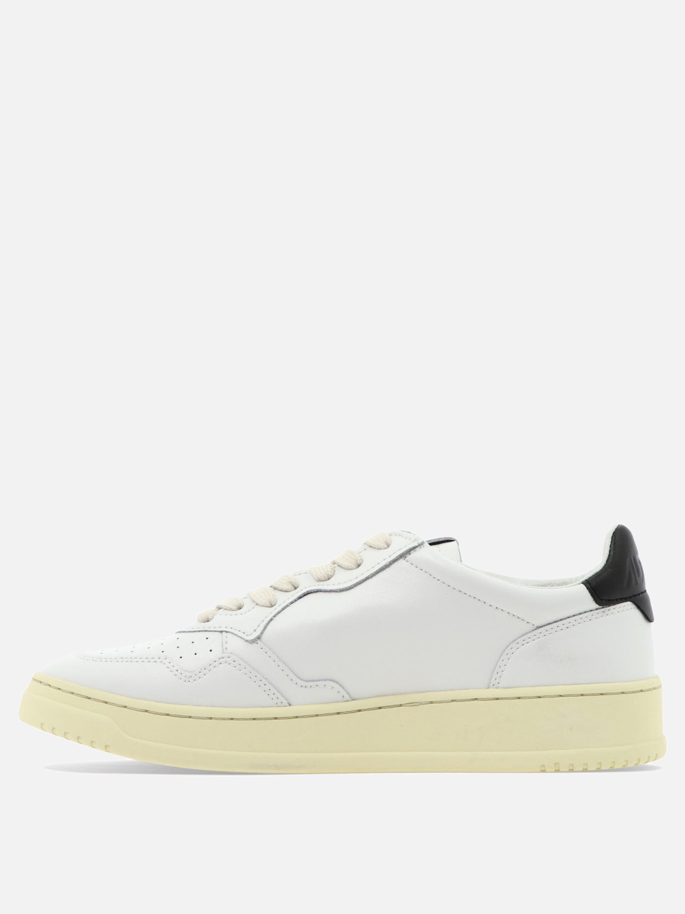 Autry "Medalist Low" sneakers White