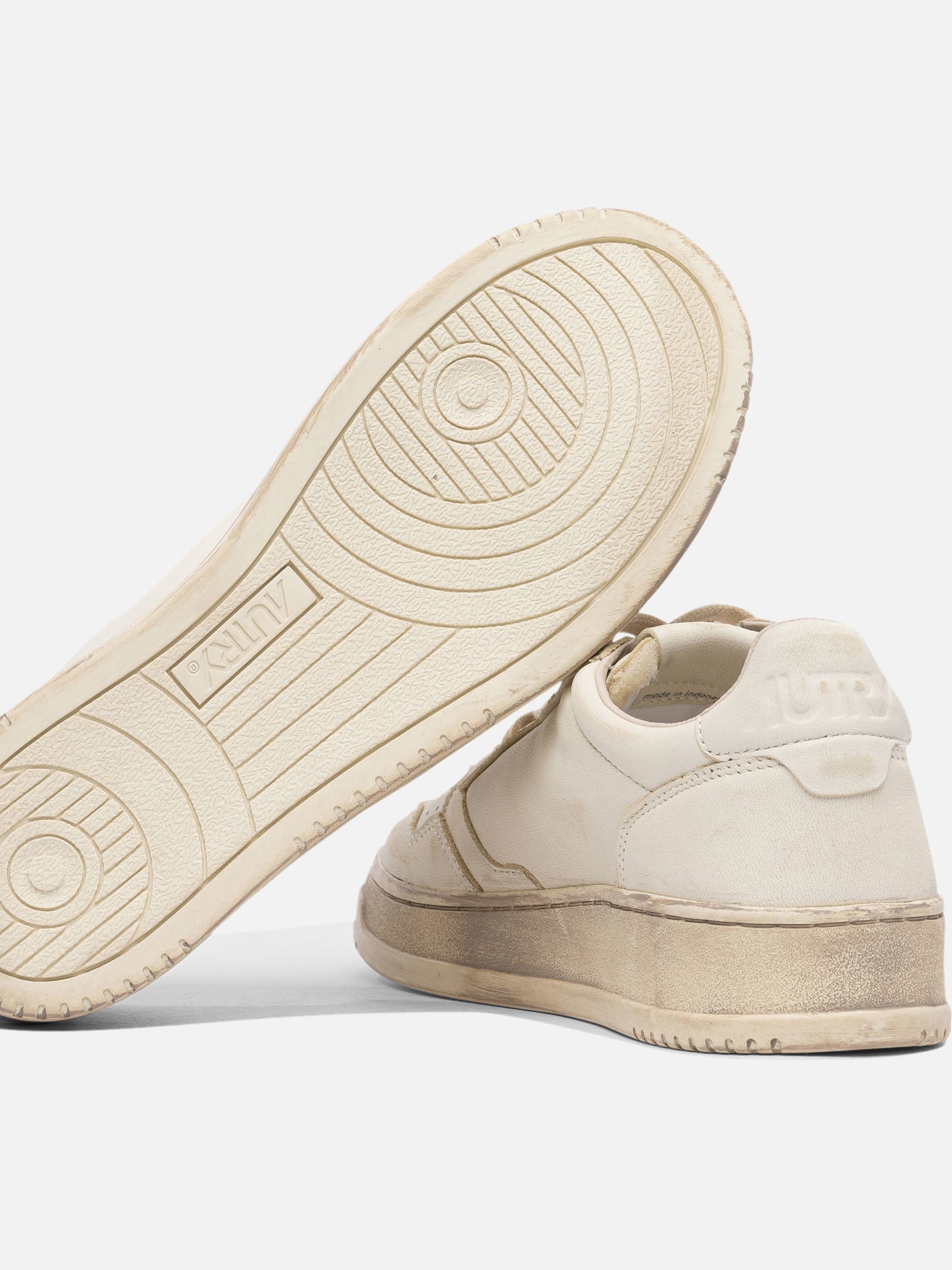 Autry "Medalist Low Super Vintage" Sneakers White