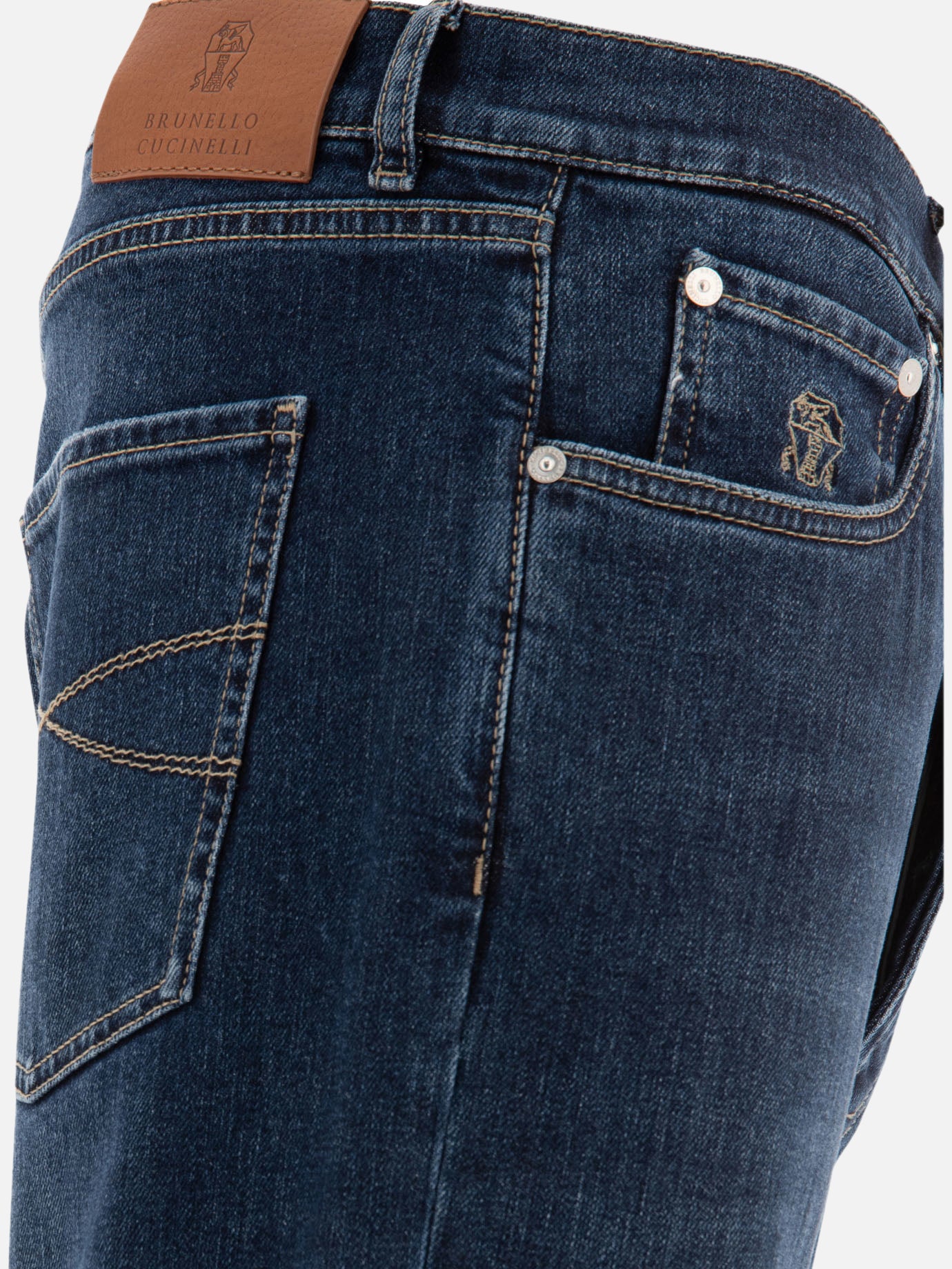 Jeans with distressed effect