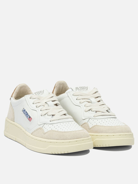 Low top sneakers 100% cow leather - 100% rubber  White - Autry Women | PLP | VIETTI Online Store | 2

