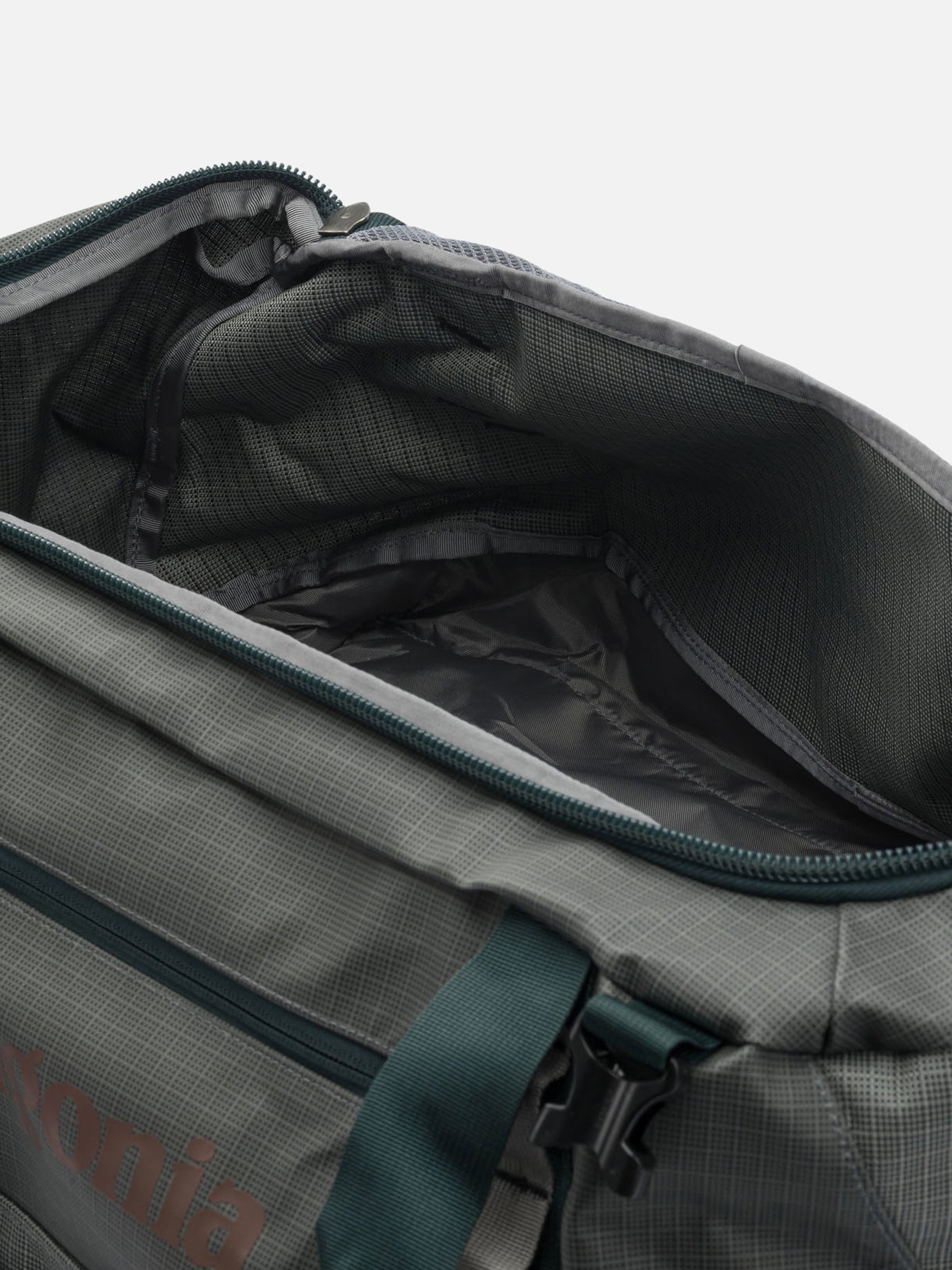 Borsoni da viaggio 100% recycled polyester  Grigio - Patagonia Uomo | PDP | VIETTI Online Store | Zoom-Modal_5
